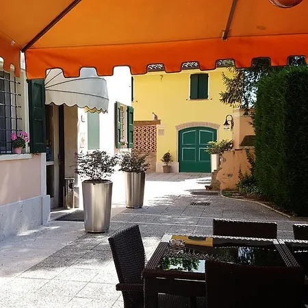 Couette-café La Corte Dei Sogni Modène